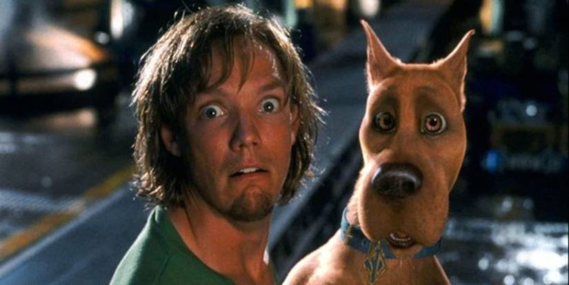 Shaggy e Scooby assustados na versão live-action