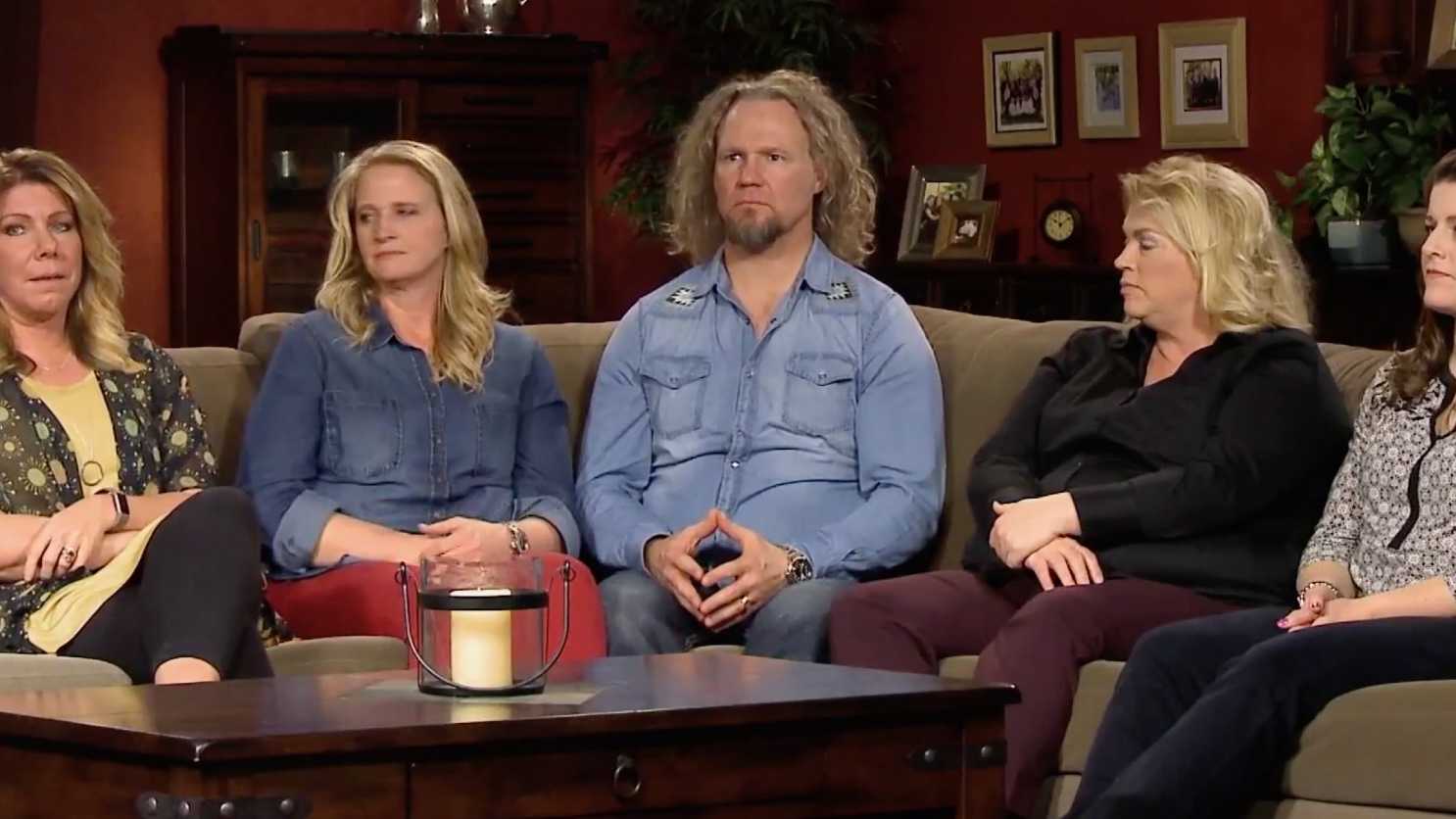 Sister Wives' Kody, Meri, Christine, Jenelle and Robyn Brown on couch