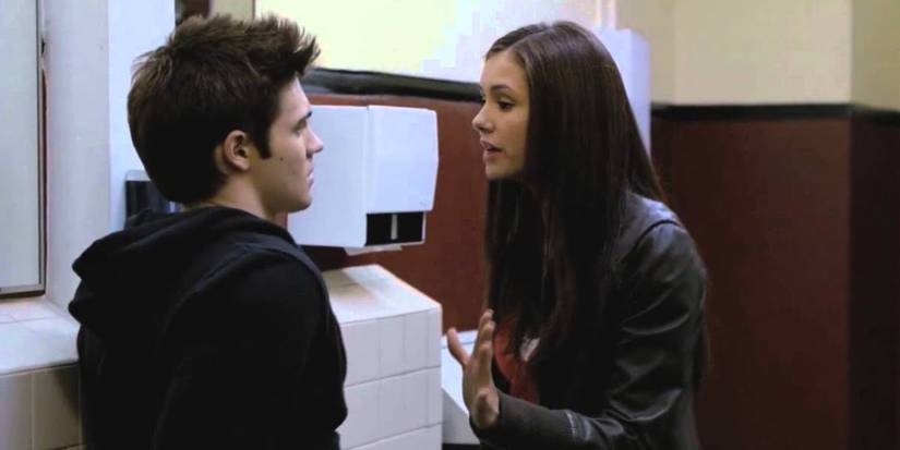 Differences Between Inventions The Vampire Diaries: 10 Differences Between Elena In The Books & The Show