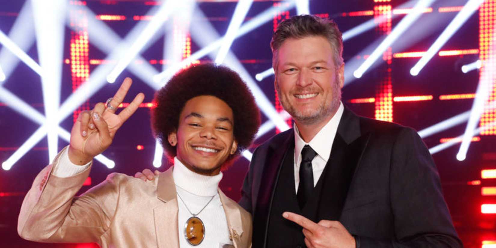 Cam Anthony e Blake Shelton na 20ª temporada do The Voice