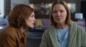 Julianne Moore & Joan Allen in Lisey's Story