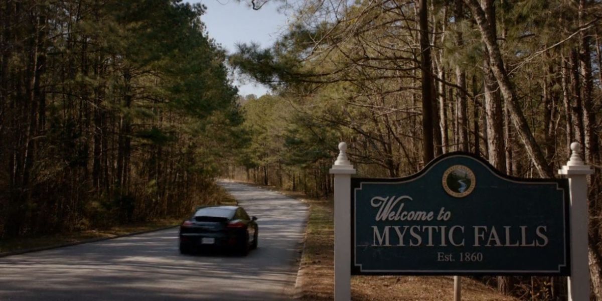Mystic Falls supernatural teen tropes