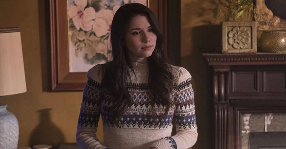 Grace Fulton Is Playing Both Versions Of Her Shazam 2 Character