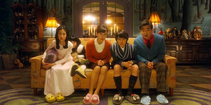 10 Underrated Fairy Tale Adaptations Which Deserve Another Chance 15 The family in Hansel and Gretel 2007.jpg?q=50&fit=crop&w=737&h=368&dpr=1