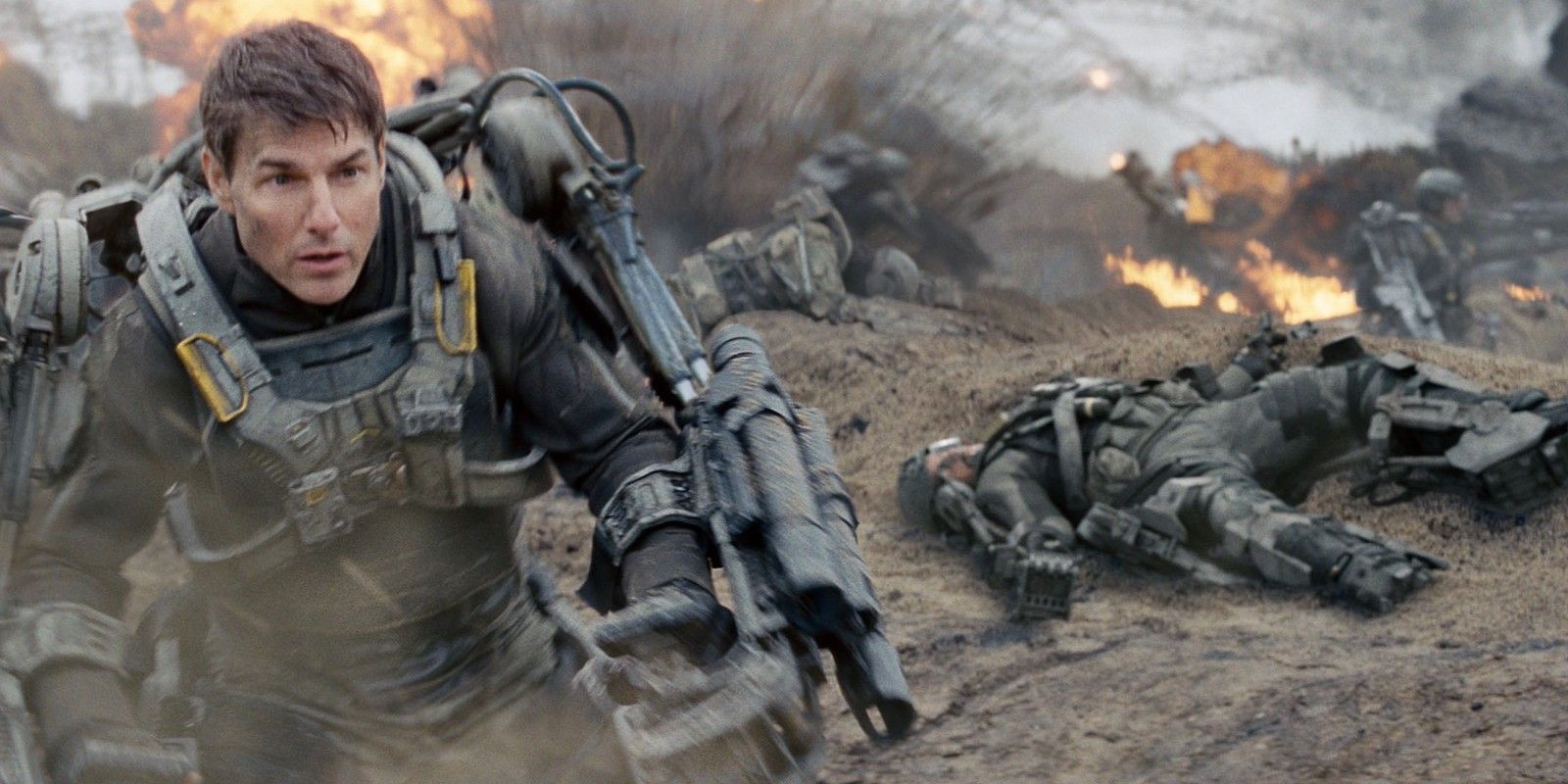 Tom Cruise on the battlefield in Edge of Tomorrow