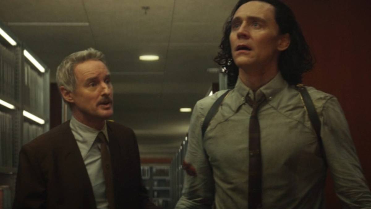 Loki Season 2 Set Photos Have TVA Office Vibes For Mobius & Trickster