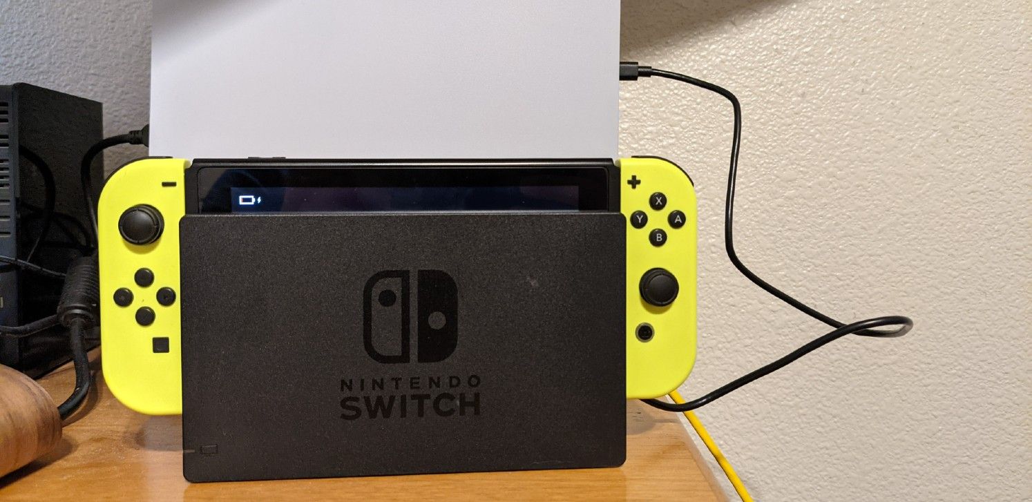 Nintendo Switch Owner Charges Console Using PS5