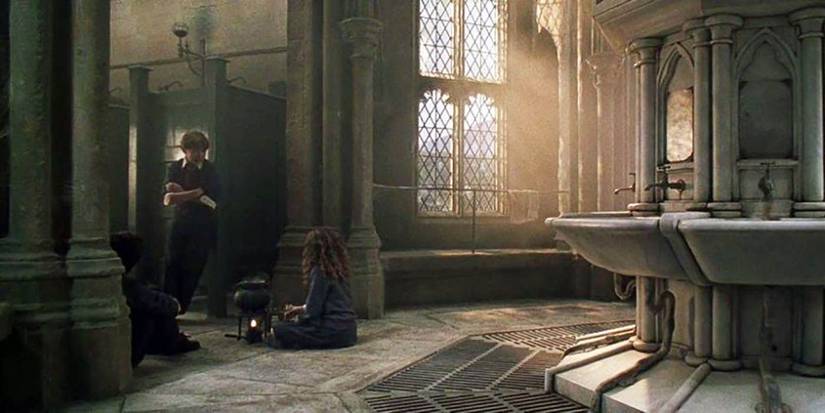 Harry Potter: 10 Ghostly Facts You Didn’t Know About Moaning Myrtle