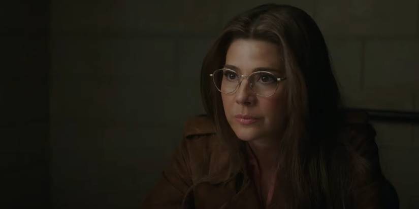 Marisa Tomei as Aunt May wearing glasses in Spider Man No Way Home