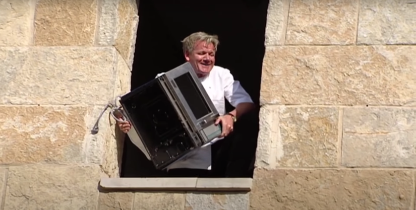 Kitchen Nightmares: 10 Grossest Things Gordon Ramsay Has Found