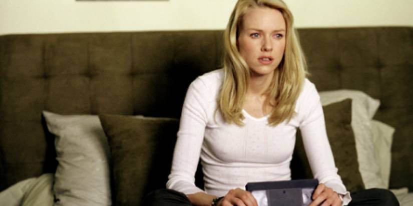 The Black Phone & 9 Other Horror Movies With Terrifying Phone Calls