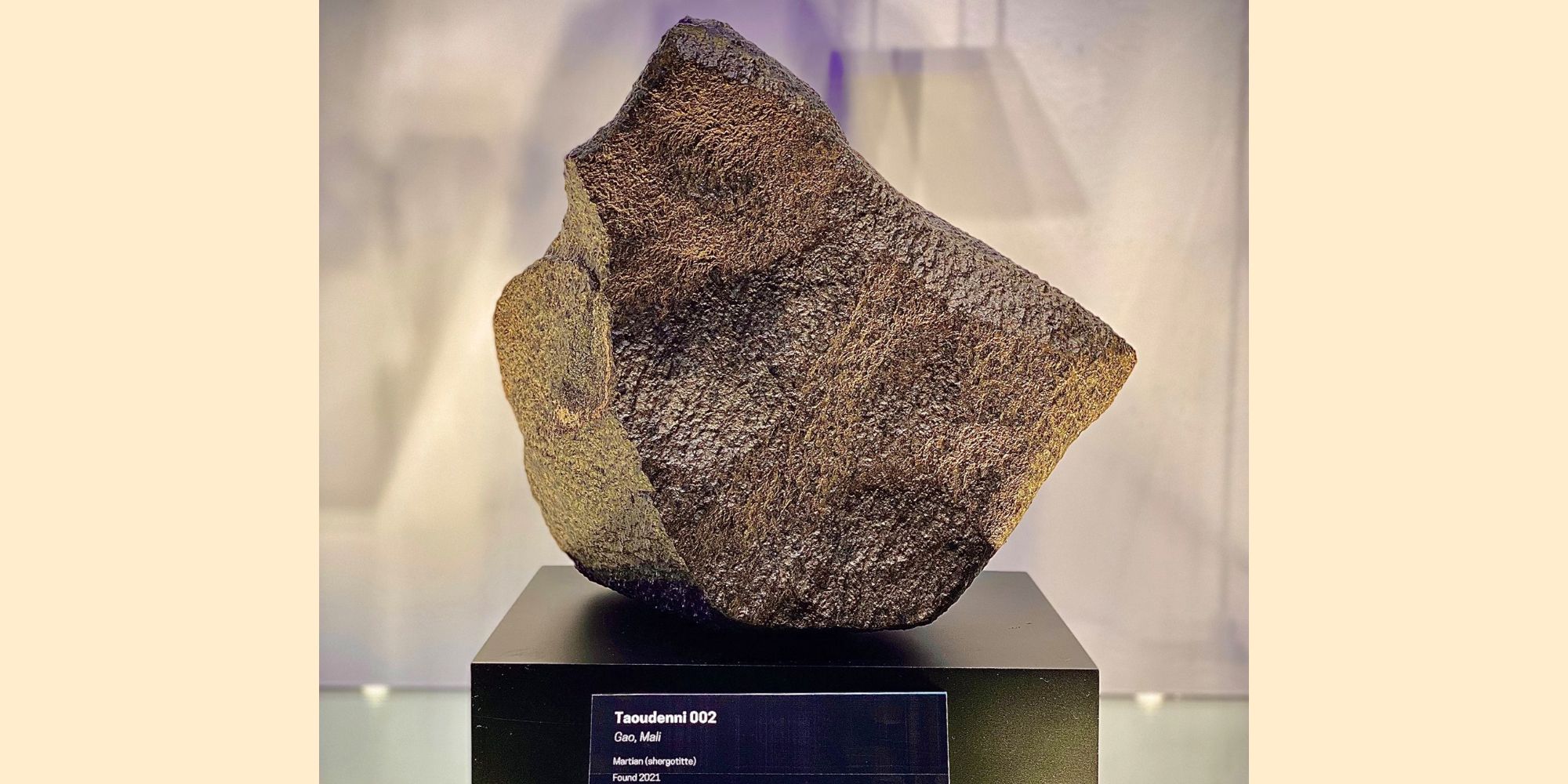 This Is The Largest Mars Rock On Earth, And Now You Can See It In