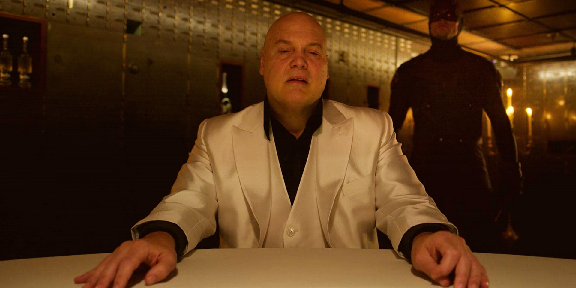 vincent d'onofrio as kingpin (left) and charlie cox as daredevil (right)