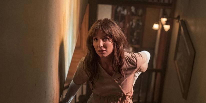 Мэдисон/Эмили, испуганная в фильме Malignant