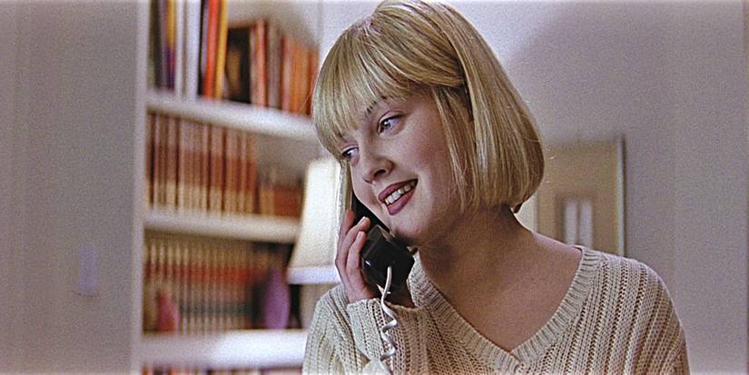 The Black Phone & 9 Other Horror Movies With Terrifying Phone Calls