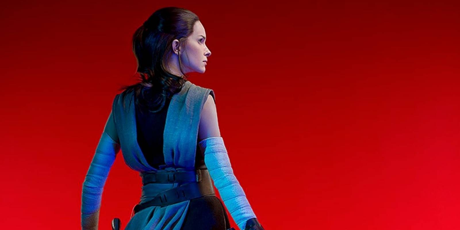 Stunning Star Wars: Rise of Skywalker Cosplay Shows Rey In Action