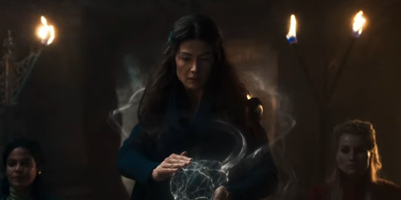 Moiraine using water One Power in Wheel of Time