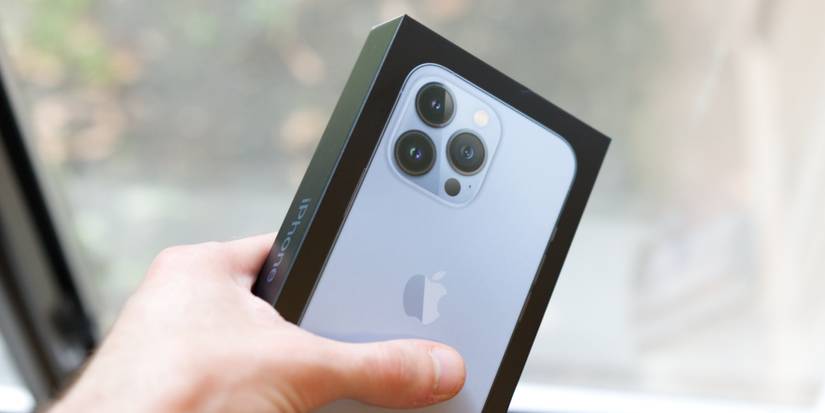 Does The iPhone 13 Come With A Case? Know This Before Buying
