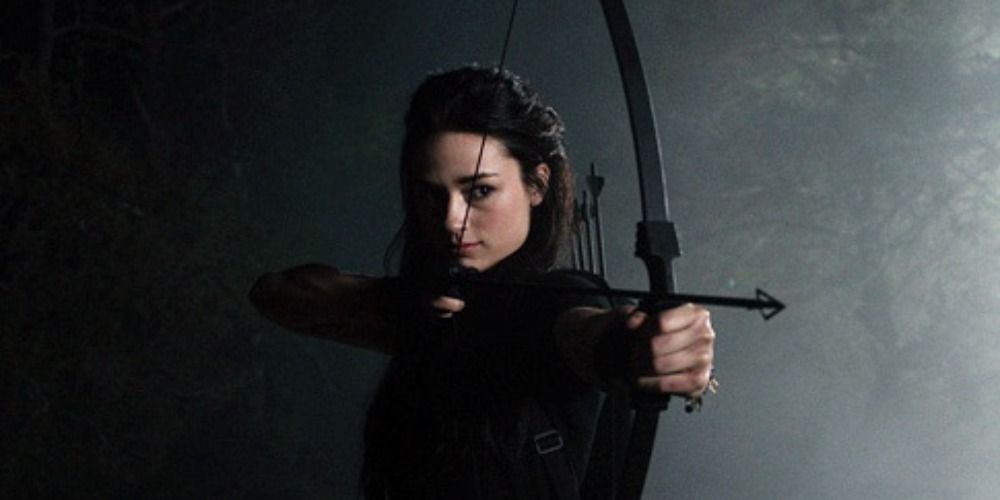 An image of Allison preparing to fire her bow in Teen Wolf