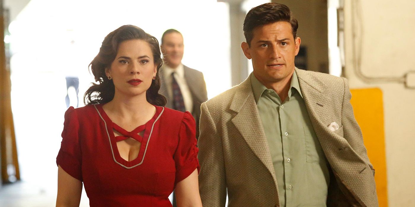 Daniel Sousa walking with Agent Carter