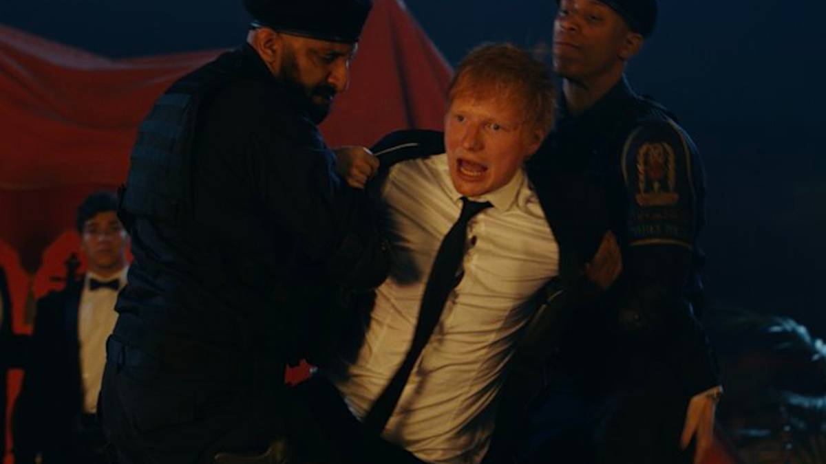 ed sheeran red dress Ed Sheeran's Red Notice Surprise Admits His Game of Thrones Cameo Was Bad