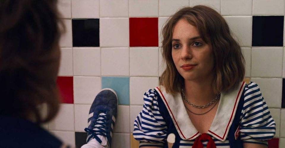 Robin (Maya Hawke) in Stranger Things Season 3