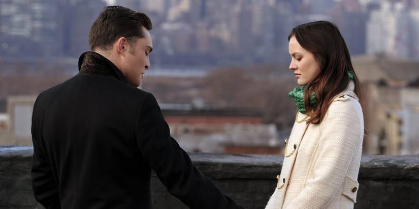 Chuck and Blair standing outside in Gossip Girl