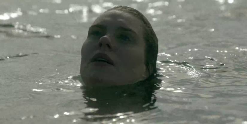 Still of Gunnhild drowning in Vikings