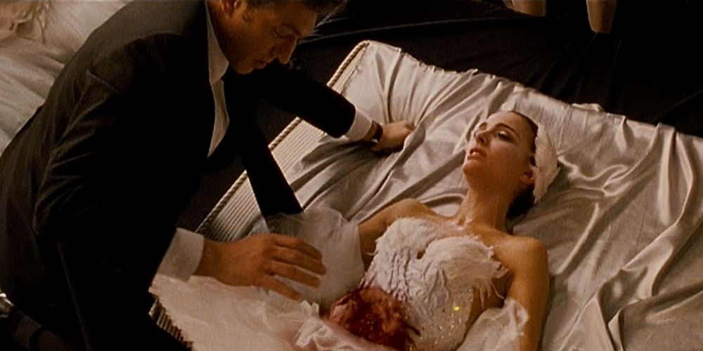 10 Subtle Clues About The Twist Ending In Black Swan