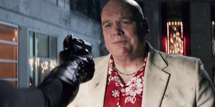 Мая наводит на Kingpin оружие в "Hawkeye"