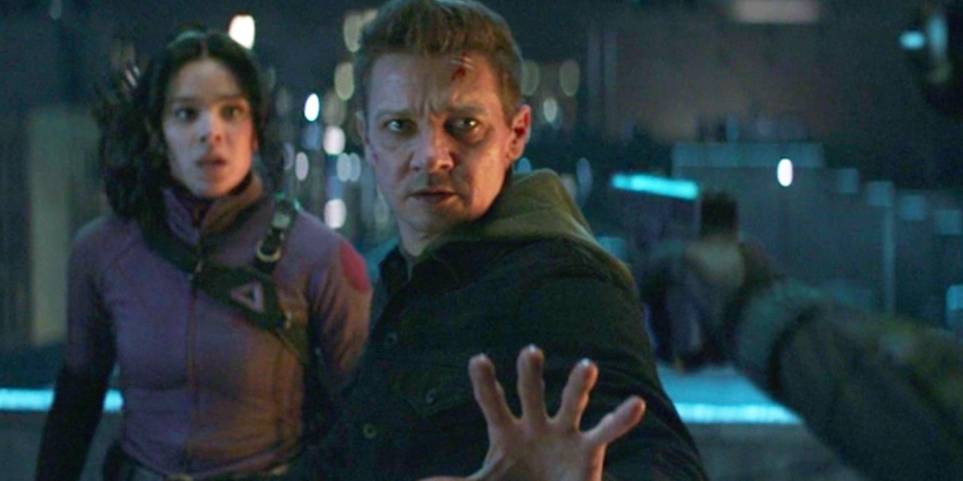 why yelena wants to kill hawkeye who hired her screen rant