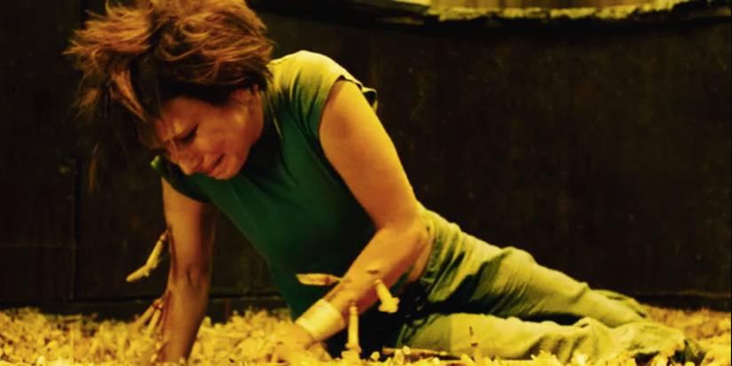 Amanda in the needle pit in Saw II
