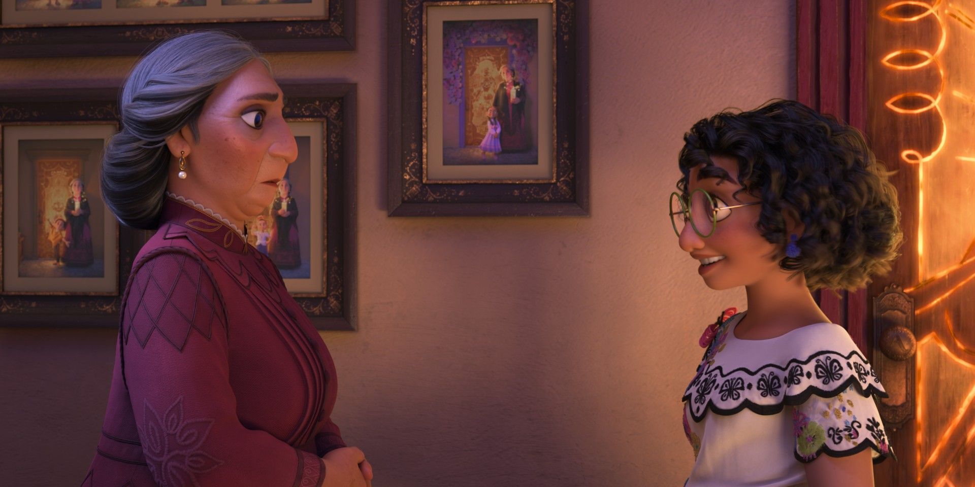I'm Sorry, But Abuela Isn't The Villain In Encanto — Generational Trauma Is