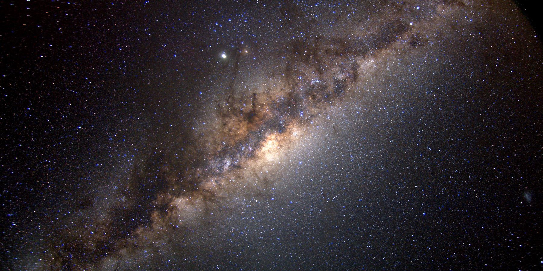 Milky Wayです。 The Milky Way Might Look A Lot Different Than We Thought