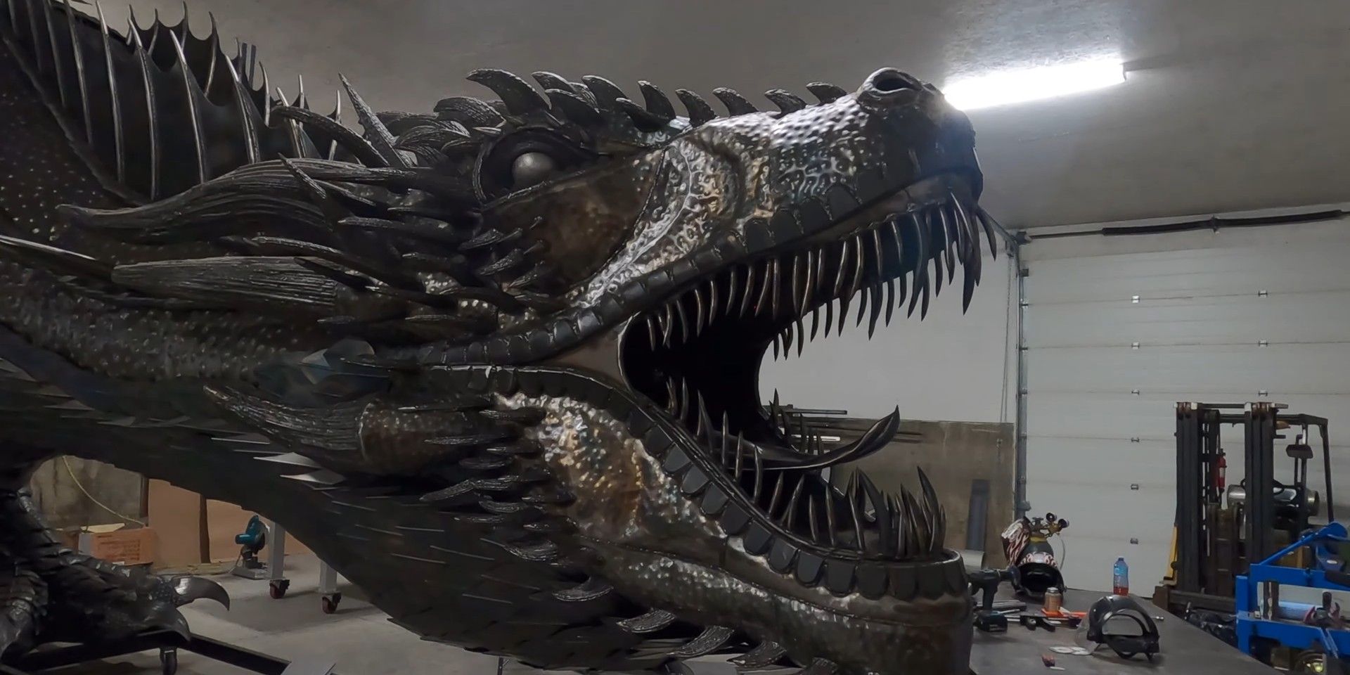 Game of Thrones Fan Creates Incredible Life-Size Drogon Sculpture
