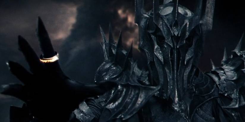 Sauron attacking Isildur in The Fellowship Of The Ring