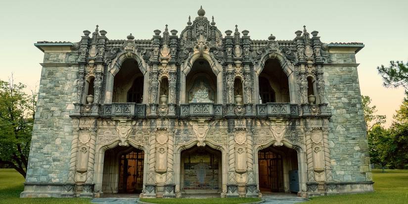 OZARK-filming-locations-navarro-estate