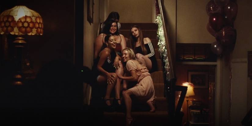 Euphoria: Sydney Sweeney's 10 Best Outfits