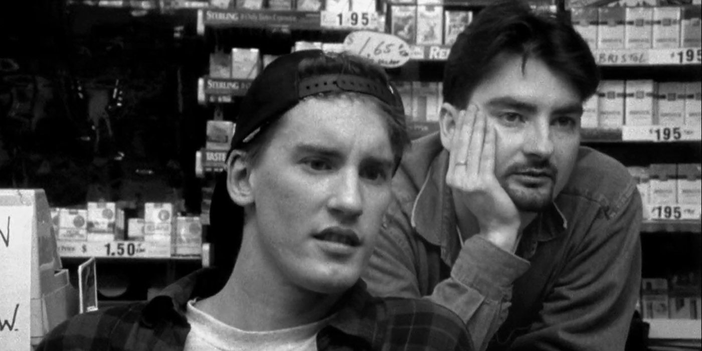 Dante and Randall talking in Clerks