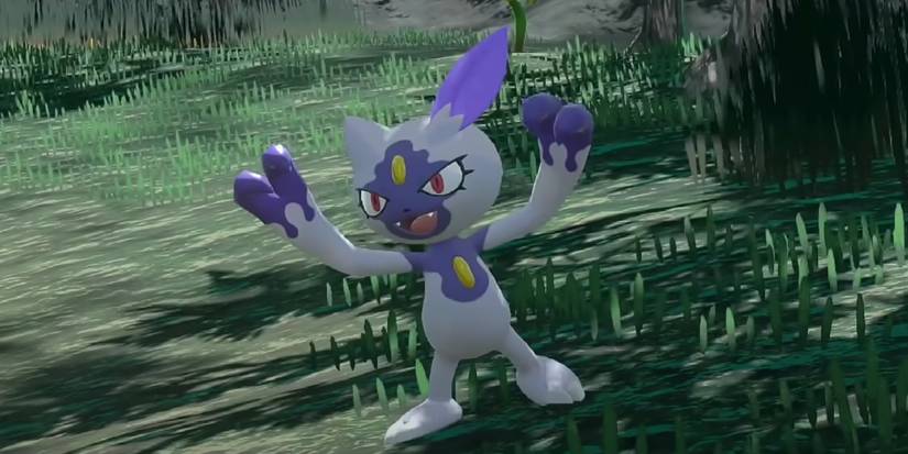 Hisuian Sneasel raises its arms in Pokémon Legends Arceus.
