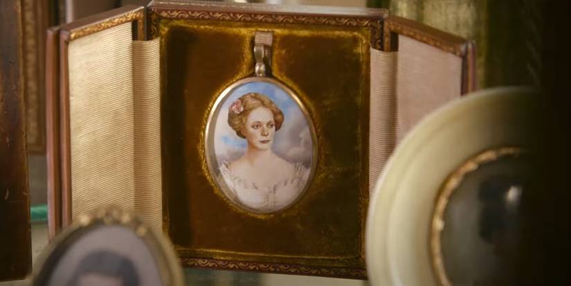 Young Lady Violet Downton