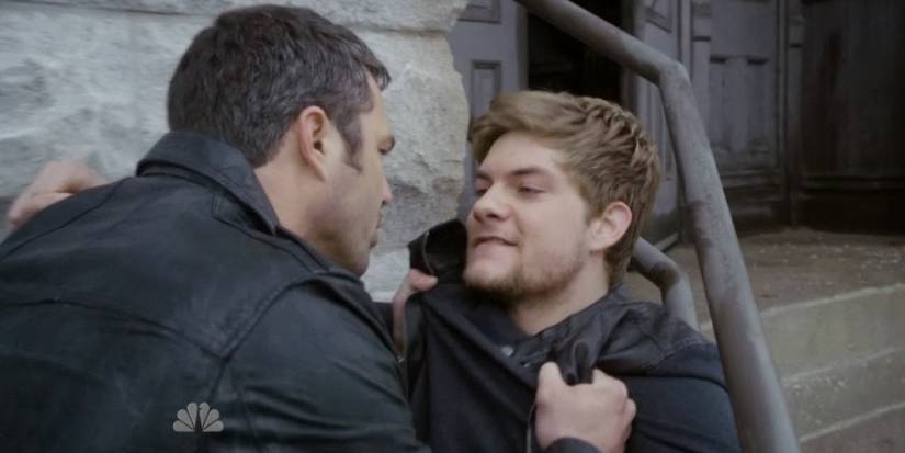 Kelly threatening Keeler and grabbing his collar in Chicago Fire