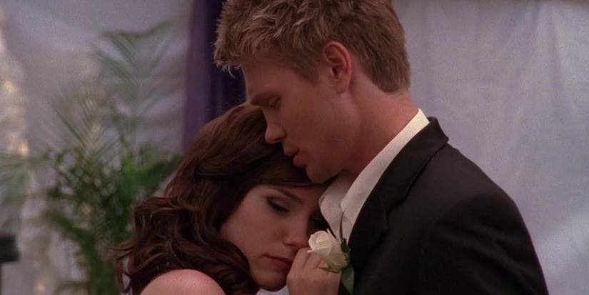 One Tree Hill: 8 Best Couples And Their Most Iconic Scene