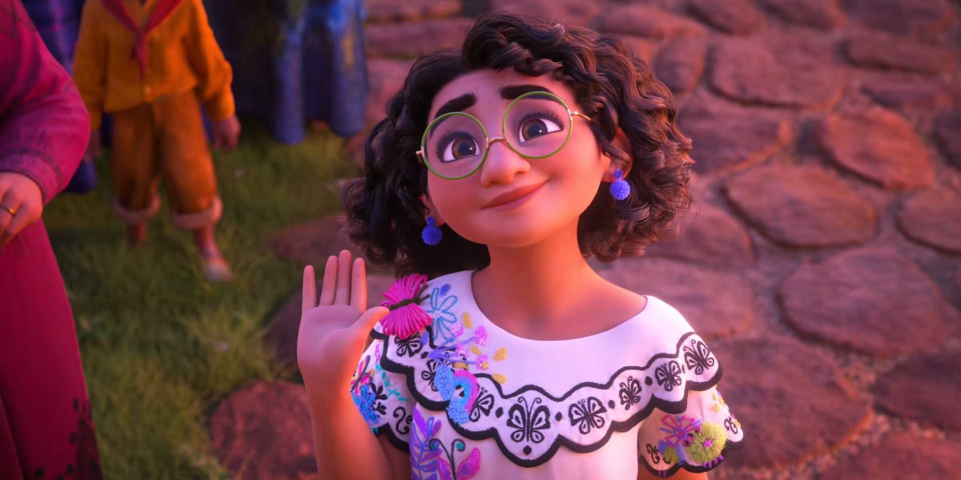 The Age Of Every Encanto Character Explained: How Old Each Madrigal Is