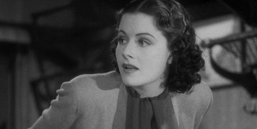 Iris searches for Mrs. Froy inside the train in The Lady Vanishes