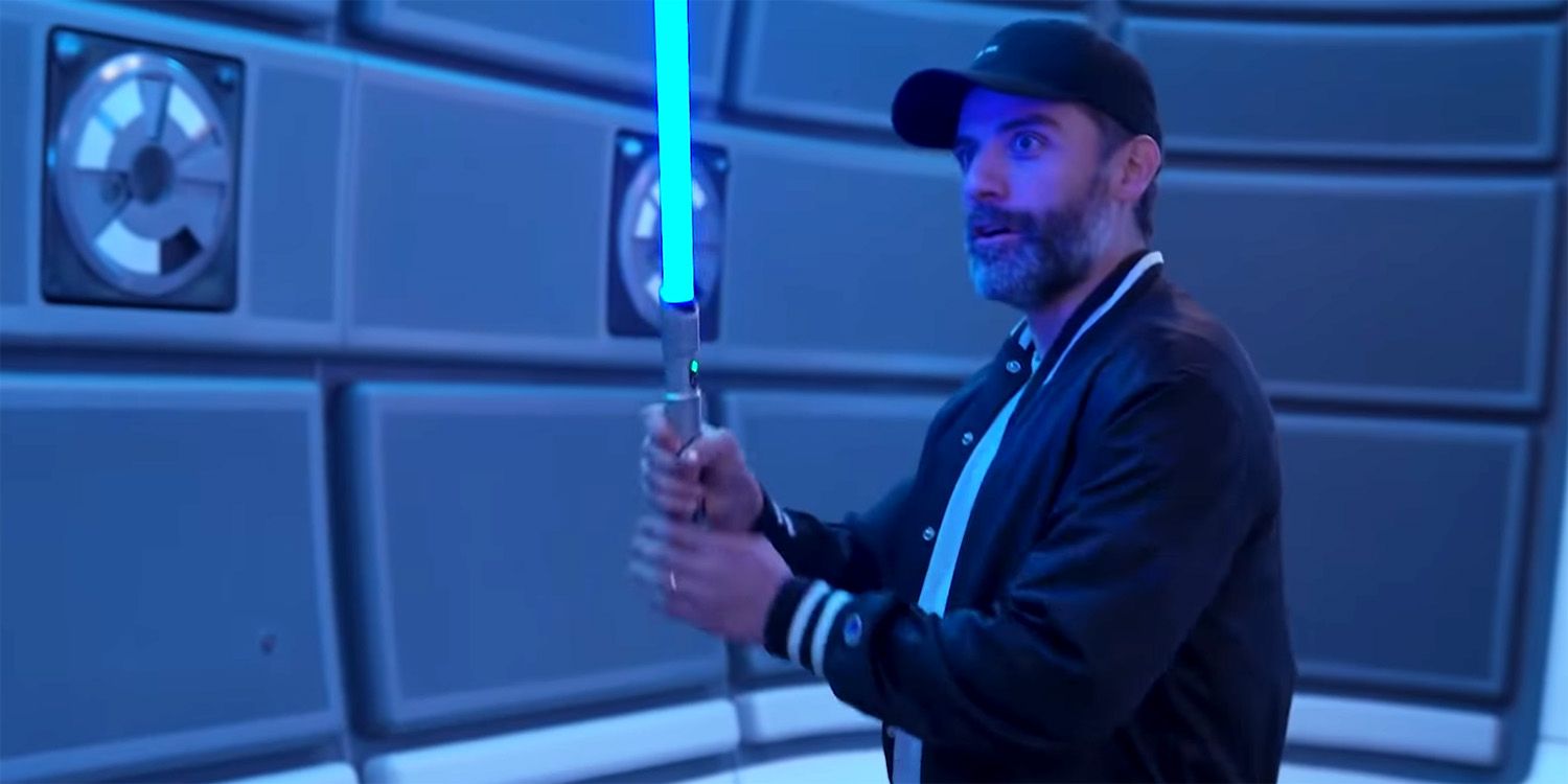 Oscar Isaac Tours & Reacts to Star Wars Hotel In New Video