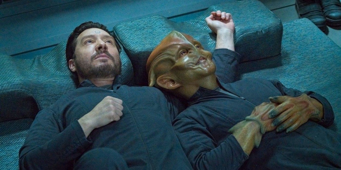 Shawn Doyle as Ruon Tarka and Osric Chau as Oros in Star Trek Discovery