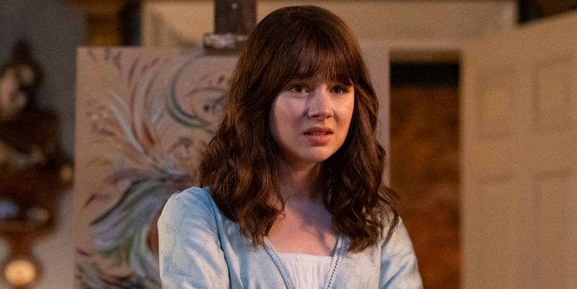 Eloise looking confused in Bridgerton