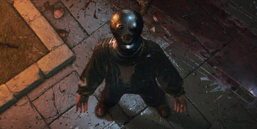 Prisoner looks up in Elden Ring