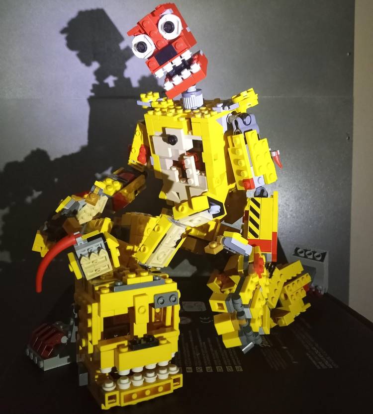 FNAF's Springtrap Built With LEGO Is a Perfect Animatronic Nightmare